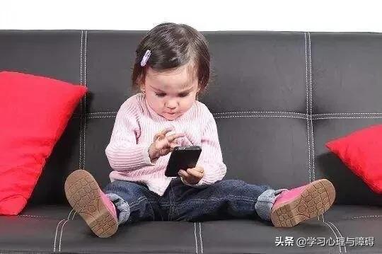 沉迷网络游戏小孩,（沉迷网络游戏的孩子）