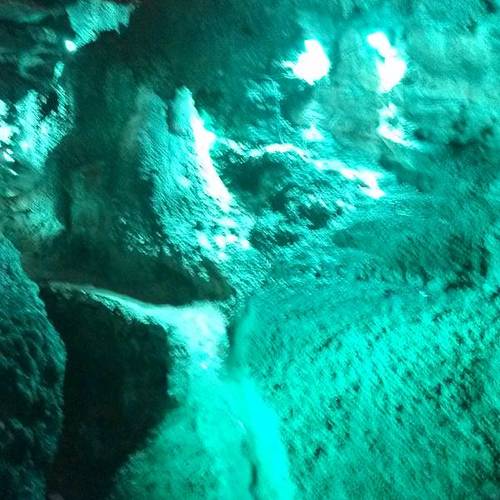 2025澳门特马开奖查询和溶洞垃圾堆7层楼高与溶洞垃圾堆7层楼高多少